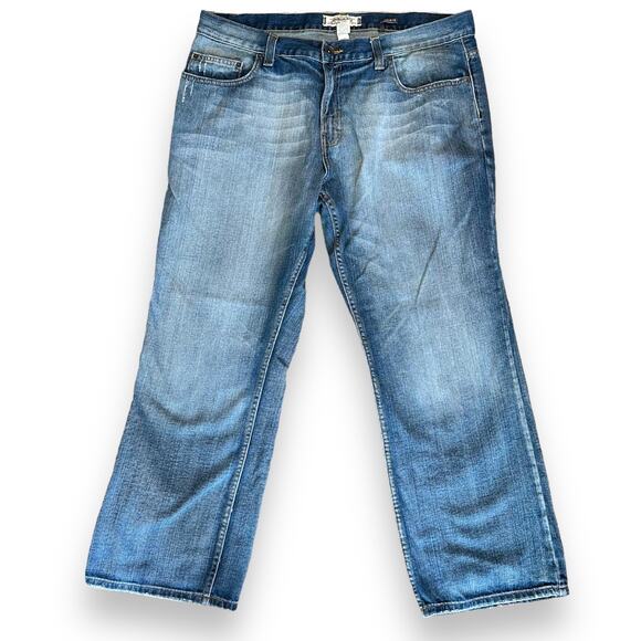 American Rag CieSouglas Fit Relaxed Medium Wash Jeans EUC - Picture 1 of 9